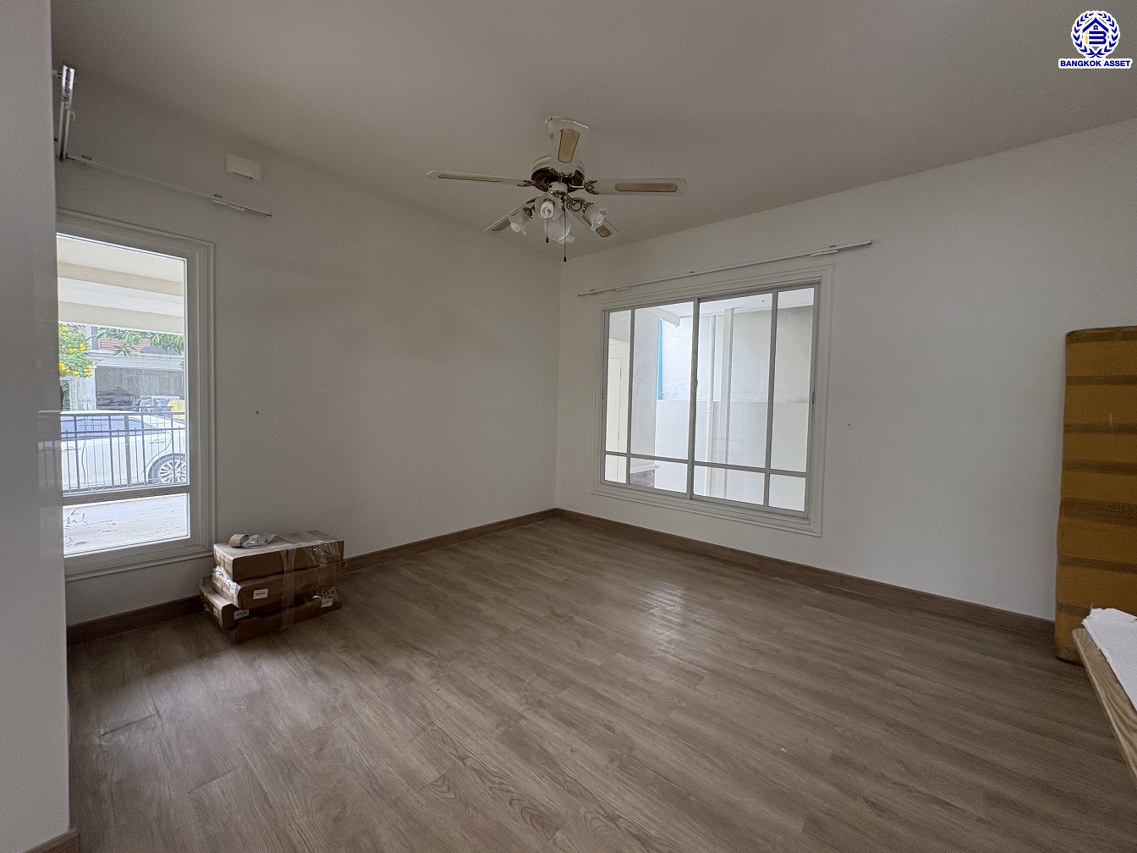 *****บ้านเดี่ยวมือสองนนทบุรี โครงการ โฮมเพลส เดอะพาร์ค บางกรวย-ไทรน้อย หลังริม เนื้อที่ 76 ตร.ว. พื้นที่ใช้สอย 222 ตร.ม. ฟังก์ชัน 3 ห้องนอน 3 ห้องน้ำ 2 ที่จอดรถ แถมฟรี! เครื่องปรับอากาศ, เครื่องดูดควัน เชื่อมต่อหลายเส้นทาง ทั้งถนนรัตนาธิเบศร์ ถนนบางกรวย-ไทรน้อย ถนนกาญจนาภิเษก ใกล้รถไฟฟ้าสายสีม่วง "สถานีบางพลู" และ ใกล้จุดขึ้นทางด่วน "ศรีรัช"