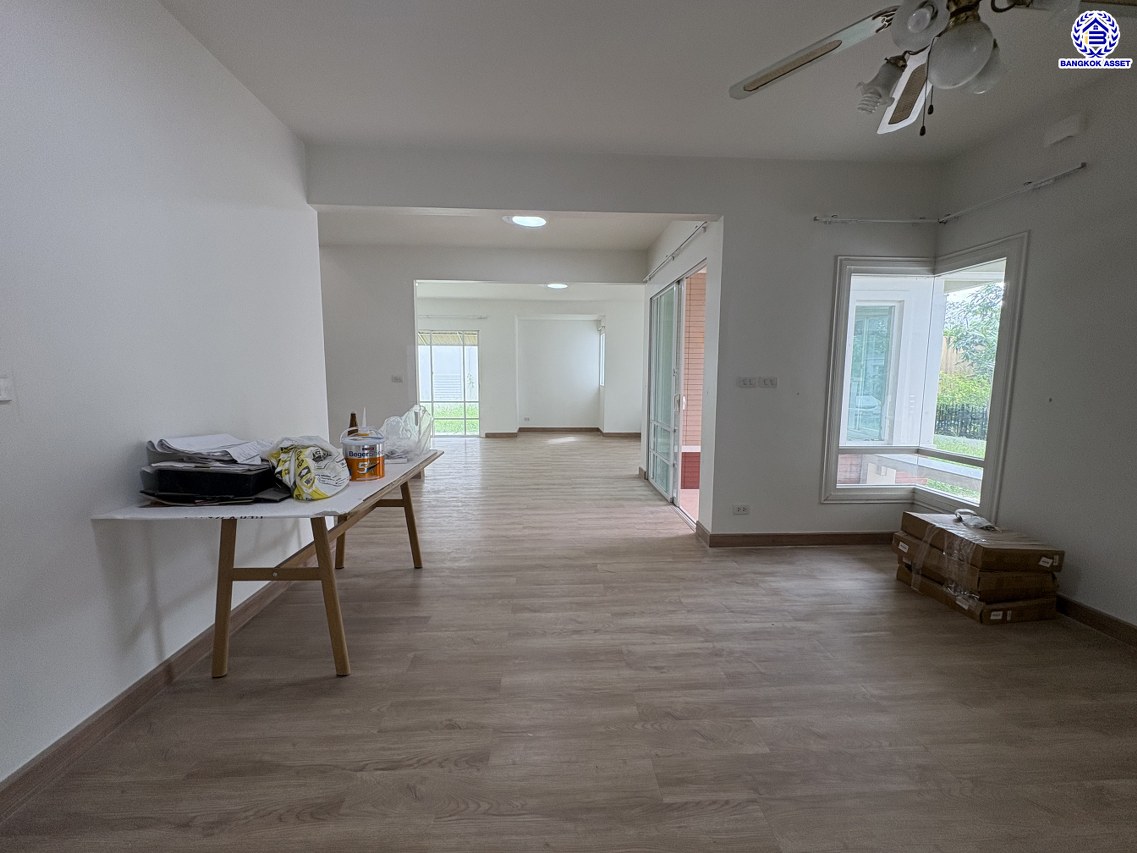 *****บ้านเดี่ยวมือสองนนทบุรี โครงการ โฮมเพลส เดอะพาร์ค บางกรวย-ไทรน้อย หลังริม เนื้อที่ 76 ตร.ว. พื้นที่ใช้สอย 222 ตร.ม. ฟังก์ชัน 3 ห้องนอน 3 ห้องน้ำ 2 ที่จอดรถ แถมฟรี! เครื่องปรับอากาศ, เครื่องดูดควัน เชื่อมต่อหลายเส้นทาง ทั้งถนนรัตนาธิเบศร์ ถนนบางกรวย-ไทรน้อย ถนนกาญจนาภิเษก ใกล้รถไฟฟ้าสายสีม่วง "สถานีบางพลู" และ ใกล้จุดขึ้นทางด่วน "ศรีรัช"