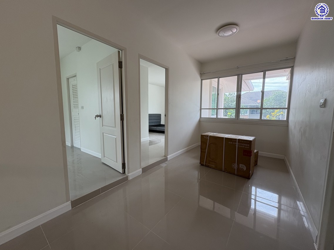 *****บ้านเดี่ยวมือสองนนทบุรี โครงการ โฮมเพลส เดอะพาร์ค บางกรวย-ไทรน้อย หลังริม เนื้อที่ 76 ตร.ว. พื้นที่ใช้สอย 222 ตร.ม. ฟังก์ชัน 3 ห้องนอน 3 ห้องน้ำ 2 ที่จอดรถ แถมฟรี! เครื่องปรับอากาศ, เครื่องดูดควัน เชื่อมต่อหลายเส้นทาง ทั้งถนนรัตนาธิเบศร์ ถนนบางกรวย-ไทรน้อย ถนนกาญจนาภิเษก ใกล้รถไฟฟ้าสายสีม่วง "สถานีบางพลู" และ ใกล้จุดขึ้นทางด่วน "ศรีรัช"