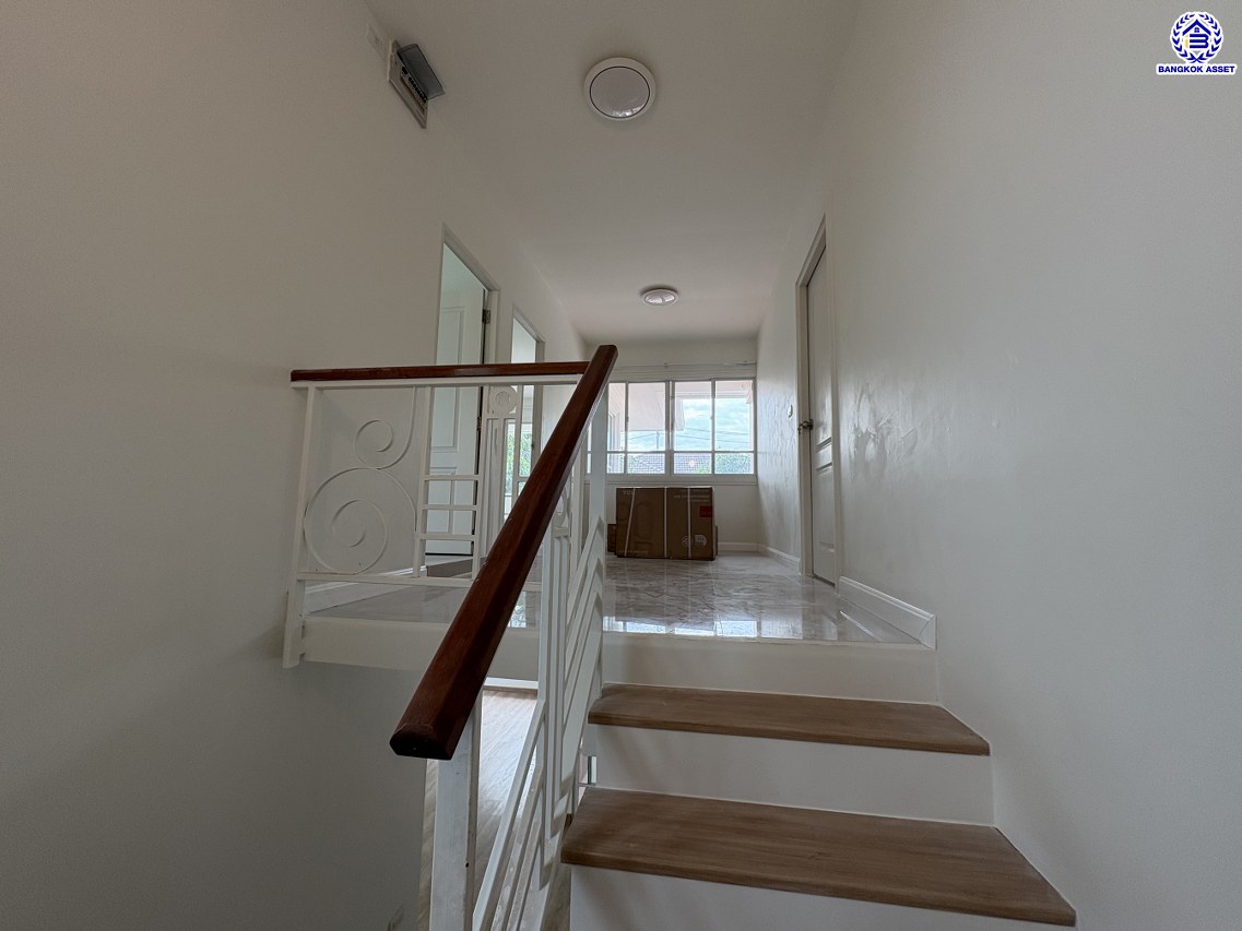 *****บ้านเดี่ยวมือสองนนทบุรี โครงการ โฮมเพลส เดอะพาร์ค บางกรวย-ไทรน้อย หลังริม เนื้อที่ 76 ตร.ว. พื้นที่ใช้สอย 222 ตร.ม. ฟังก์ชัน 3 ห้องนอน 3 ห้องน้ำ 2 ที่จอดรถ แถมฟรี! เครื่องปรับอากาศ, เครื่องดูดควัน เชื่อมต่อหลายเส้นทาง ทั้งถนนรัตนาธิเบศร์ ถนนบางกรวย-ไทรน้อย ถนนกาญจนาภิเษก ใกล้รถไฟฟ้าสายสีม่วง "สถานีบางพลู" และ ใกล้จุดขึ้นทางด่วน "ศรีรัช"