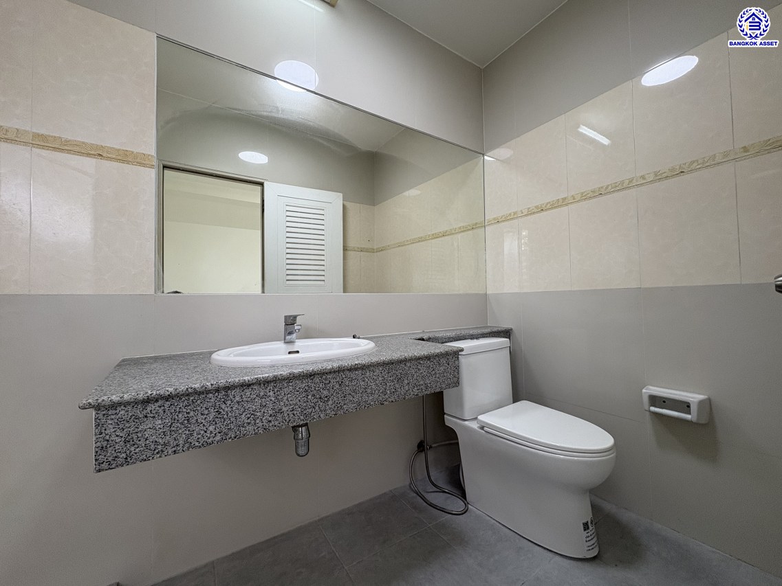 *****บ้านเดี่ยวมือสองนนทบุรี โครงการ โฮมเพลส เดอะพาร์ค บางกรวย-ไทรน้อย หลังริม เนื้อที่ 76 ตร.ว. พื้นที่ใช้สอย 222 ตร.ม. ฟังก์ชัน 3 ห้องนอน 3 ห้องน้ำ 2 ที่จอดรถ แถมฟรี! เครื่องปรับอากาศ, เครื่องดูดควัน เชื่อมต่อหลายเส้นทาง ทั้งถนนรัตนาธิเบศร์ ถนนบางกรวย-ไทรน้อย ถนนกาญจนาภิเษก ใกล้รถไฟฟ้าสายสีม่วง "สถานีบางพลู" และ ใกล้จุดขึ้นทางด่วน "ศรีรัช"