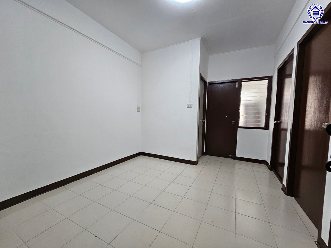 *****คอนโดมิเนียมมือสองนนทบุรี โครงการ เอื้ออาทร วัดพระเงิน พื้นที่ใช้สอย 34.31 ตร.ม. ฟังก์ชัน 2 ห้องนอน 1 ห้องน้ำ บนทำเลดีในซอยวัดพระเงิน เชื่อมต่อ ถนนกาญจนาภิเษก ใกล้เซ็นทรัลเวสต์เกต