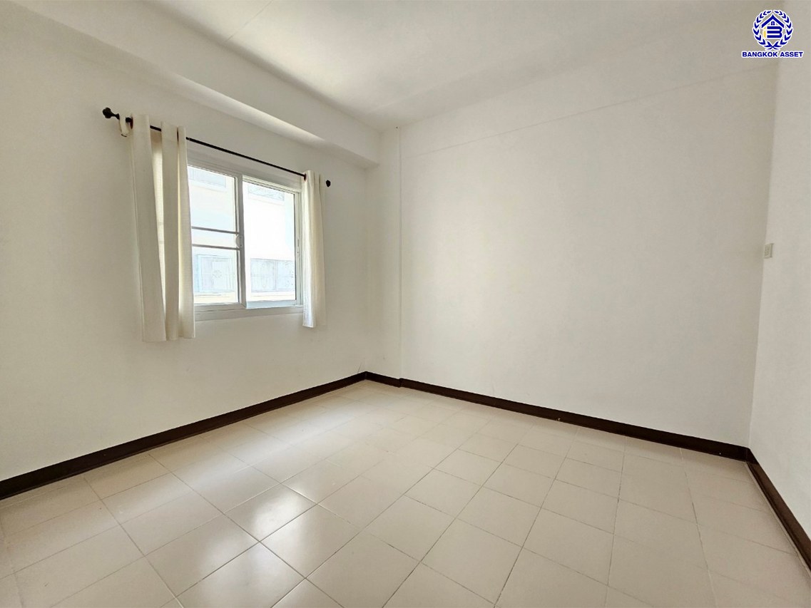 *****คอนโดมิเนียมมือสองนนทบุรี โครงการ เอื้ออาทร วัดพระเงิน พื้นที่ใช้สอย 34.31 ตร.ม. ฟังก์ชัน 2 ห้องนอน 1 ห้องน้ำ บนทำเลดีในซอยวัดพระเงิน เชื่อมต่อ ถนนกาญจนาภิเษก ใกล้เซ็นทรัลเวสต์เกต