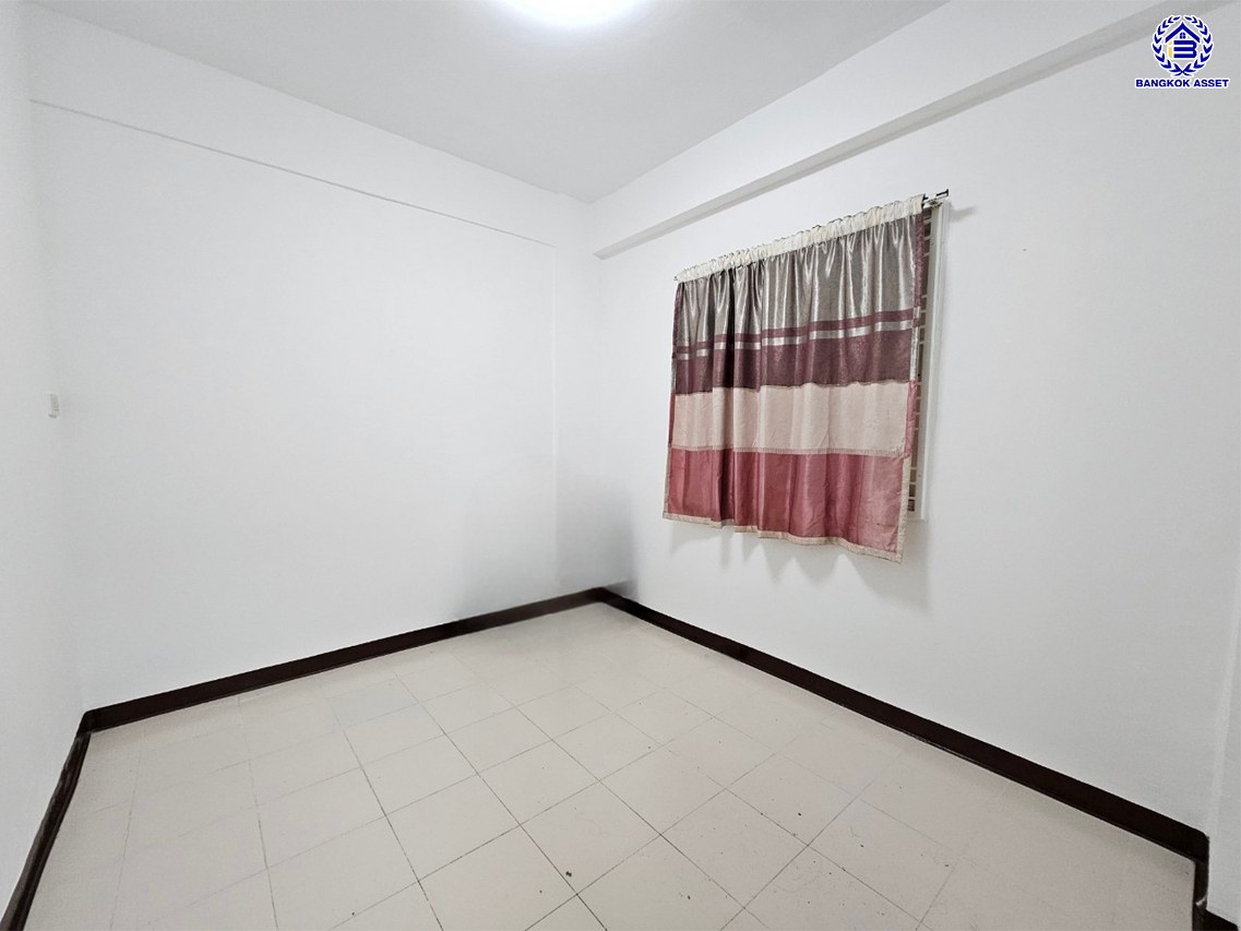 *****คอนโดมิเนียมมือสองนนทบุรี โครงการ เอื้ออาทร วัดพระเงิน พื้นที่ใช้สอย 34.31 ตร.ม. ฟังก์ชัน 2 ห้องนอน 1 ห้องน้ำ บนทำเลดีในซอยวัดพระเงิน เชื่อมต่อ ถนนกาญจนาภิเษก ใกล้เซ็นทรัลเวสต์เกต