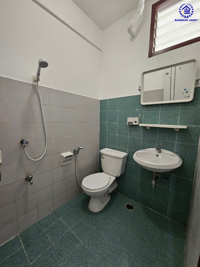 *****คอนโดมิเนียมมือสองนนทบุรี โครงการ เอื้ออาทร วัดพระเงิน พื้นที่ใช้สอย 34.31 ตร.ม. ฟังก์ชัน 2 ห้องนอน 1 ห้องน้ำ บนทำเลดีในซอยวัดพระเงิน เชื่อมต่อ ถนนกาญจนาภิเษก ใกล้เซ็นทรัลเวสต์เกต