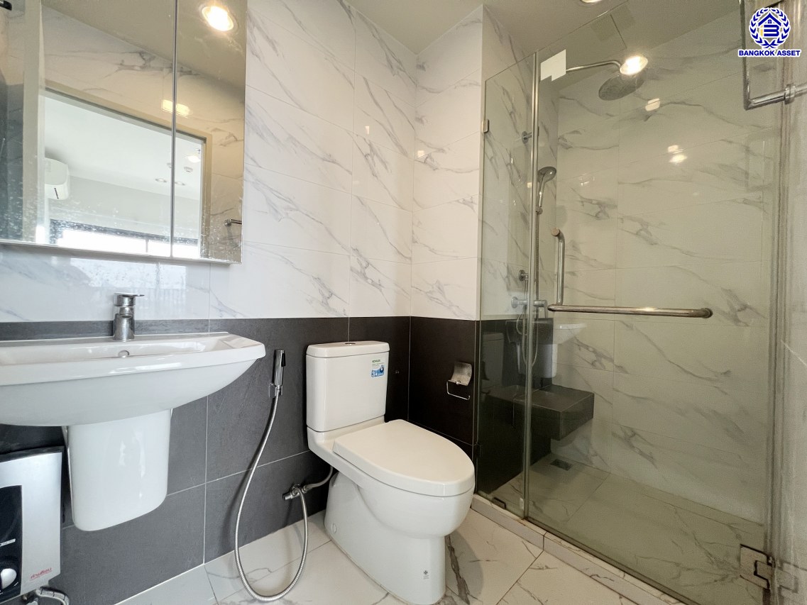 *****คอนโดมิเนียมมือสอง โครงการ นิช ไพรด์ เตาปูน-อินเตอร์เชนจ์ พื้นที่ใช้สอย 31.88 ตร.ม. ฟังก์ชัน 1 ห้องนอน 1 ห้องน้ำ บนทำเลเดินทางสะดวก เชื่อมต่อถนนกรุงเทพ-นนทบุรี ถนนประชาราษร์สาย1 ถนนวงศ์สว่าง และใกล้รถไฟฟ้าสายสีม่วง "สถานีเตาปูน"