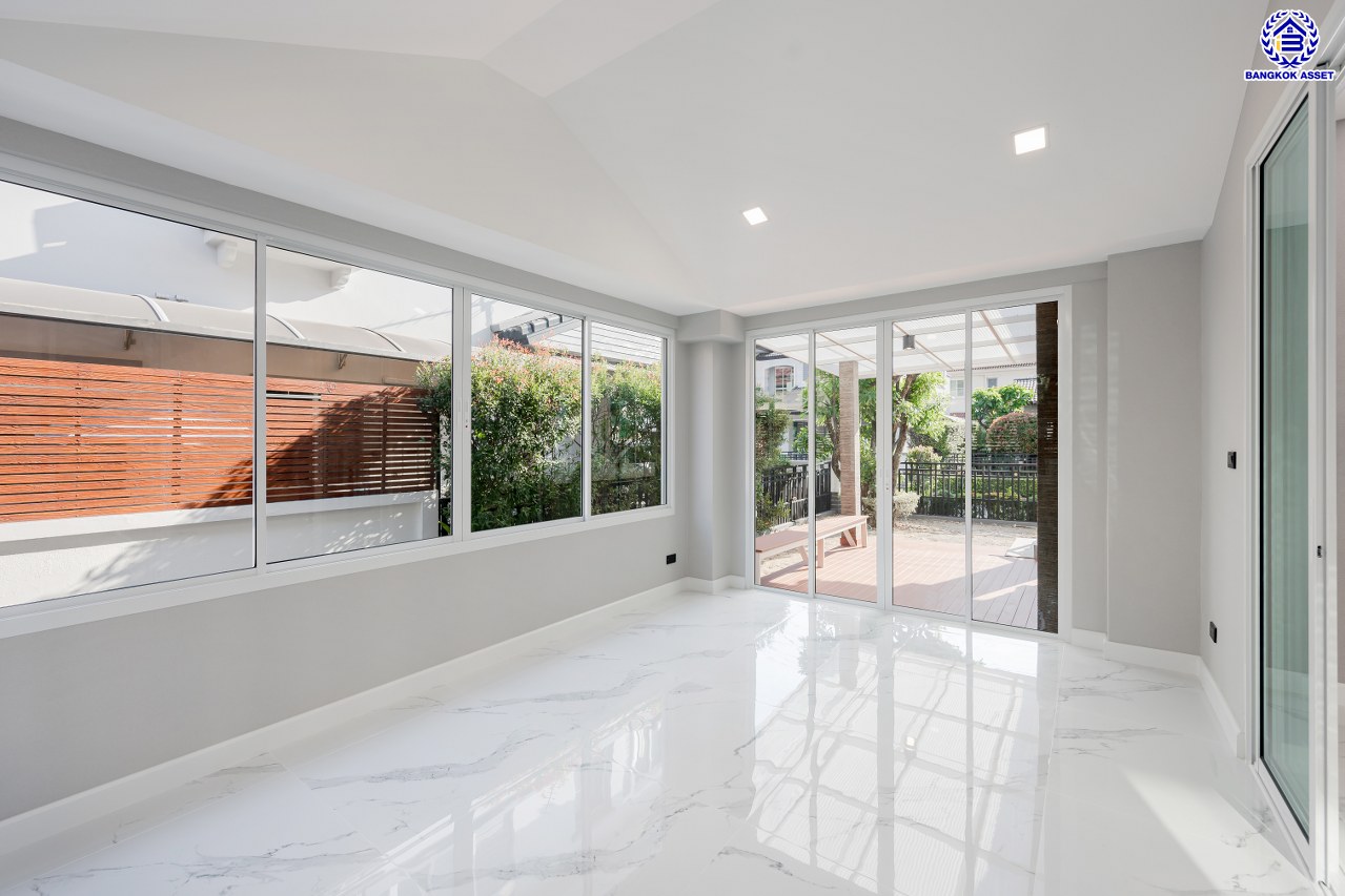 บ้านมือสองตกแต่งใหม่ โครงการ นันทวัน พระราม5 หลังใหญ่กว่า 97 ตร.ว. ฟังก์ชันจัดเต็ม 4 ห้องนอน 3 ห้องน้ำ 1 ห้องแม่บ้าน จอดรถได้ 2 คัน ตอบโจทย์ทุกความต้องการของผู้อยู่อาศัย หน้าโครงการติดถนนใหญ่ ใกล้ทางด่วน "กาญจนาภิเษก" และรถไฟฟ้าสายสีม่วง "สถานีบางรักใหญ่"...