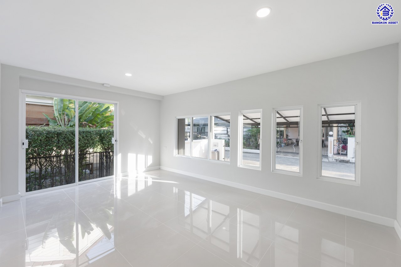 บ้านมือสองตกแต่งใหม่ โครงการ เพอร์เฟคเพลส พระราม5-ราชพฤกษ์ จาก Property Perfect เนื้อที่ 60.7 ตร.ว. พื้นที่ใช้สอย 195.17 ตร.ม. ฟังก์ชัน 4 ห้องนอน 3 ห้องน้ำ 2 ที่จอดรถ  พร้อม Facility ภายในโครงการครบครันตอบโจทย์ทุกการใช้ชีวิตด้วยบ้านเดี่ยวใจกลาง Community ชั้นนำมากมาย