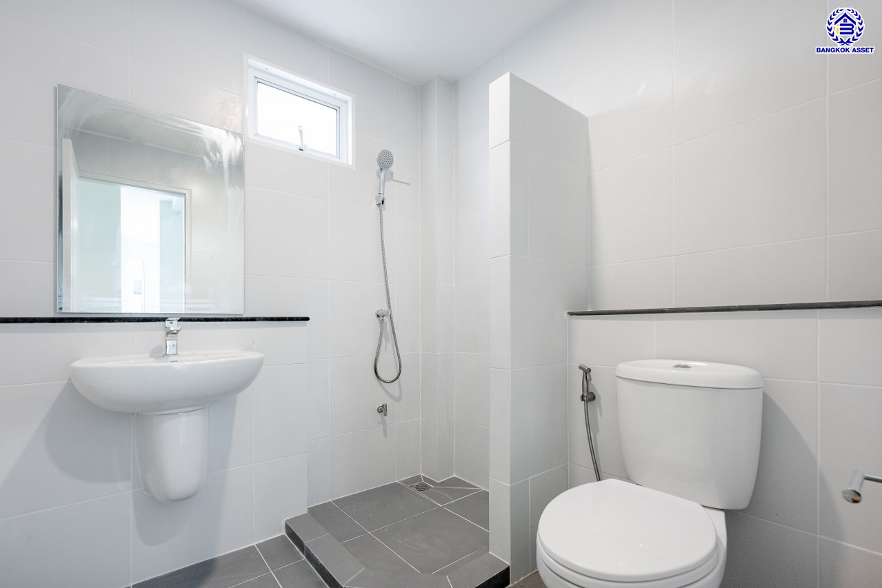 บ้านมือสองตกแต่งใหม่ โครงการ เพอร์เฟคเพลส พระราม5-ราชพฤกษ์ จาก Property Perfect เนื้อที่ 60.7 ตร.ว. พื้นที่ใช้สอย 195.17 ตร.ม. ฟังก์ชัน 4 ห้องนอน 3 ห้องน้ำ 2 ที่จอดรถ  พร้อม Facility ภายในโครงการครบครันตอบโจทย์ทุกการใช้ชีวิตด้วยบ้านเดี่ยวใจกลาง Community ชั้นนำมากมาย