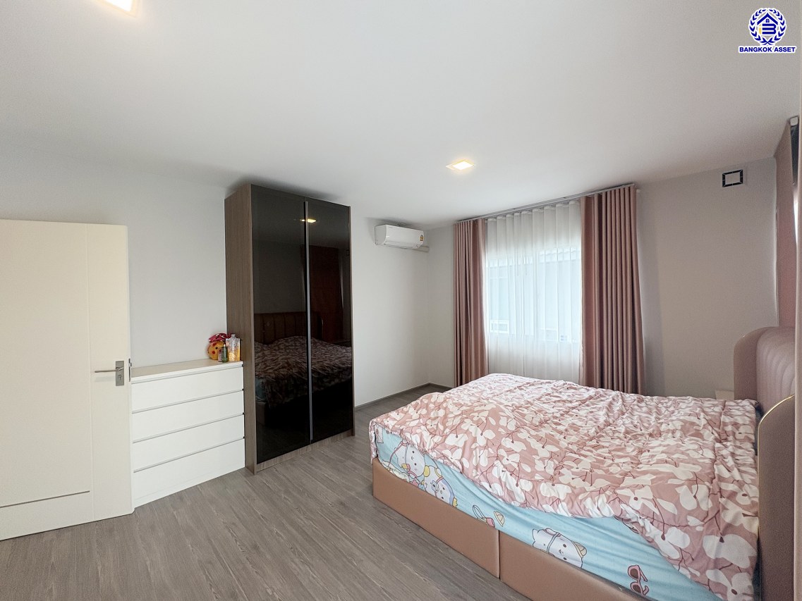 *****บ้านเดี่ยวมือสองนนทบุรี โครงการ ชัยพฤกษ์ เวสต์เกต คุณภาพระดับ L&H เนื้อที่กว้าง 54.00 ตร.ว. พื้นที่ใช้สอย 140 ตร.ม. ฟังก์ชัน 3 ห้องนอน 3 ห้องน้ำ บ้านใหม่สภาพดี หน้าบ้านไม่ชนใคร เป็นส่วนตัว บนทำเลแห่งการเดินทาง เชื่อมต่อถนนแก้วอินทร์, ถนนกาญจนาภิเษก ใกล้รถไฟฟ้าสายสีม่วง "สถานีตลาดบางใหญ่"