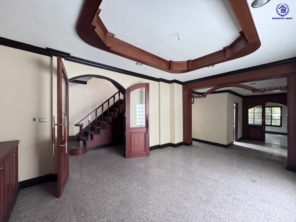 *****บ้านเดี่ยวมือสองนนทบุรี โครงการ ชลลดา บางบัวทอง หลังมุม เนื้อที่ 213 ตร.ว. พื้นที่ใช้สอย 419.81 ตร.ม. บ้านพร้อมอยู่ ฟังก์ชันจัดเต็ม 4 ห้องนอน 5 ห้องน้ำ จอดรถได้ 6 คัน พร้อม Facilities ครบ! บนทำเลคุณภาพ เชื่อมต่อได้หลายเส้นทาง ใกล้เซ็นทรัลเวสต์เกต และรถไฟฟ้าสายสีม่วง "สถานีบางพลู"