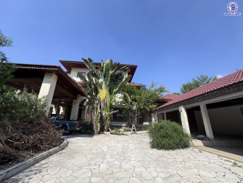 *****บ้านเดี่ยวมือสอง โครงการ เมืองเอก โครงการ4 หลังริม เนื้อที่ 402 ตร.ว. ฟังก์ชัน 5 ห้องนอน 6 ห้องน้ำ 4 ที่จอดรถ บ้านสวยพร้อมอยู่ โครงการบนทำเลเดินทางสะดวก เชื่อมต่อถนนวิภาวดี-รังสิต ถนนพหลโยธิน ถนนรามอินทรา ใกล้รถไฟฟ้าสายสีแดง "สถานีหลักหก" และจุดขึ้นทางด่วน "อุตราภิมุข"