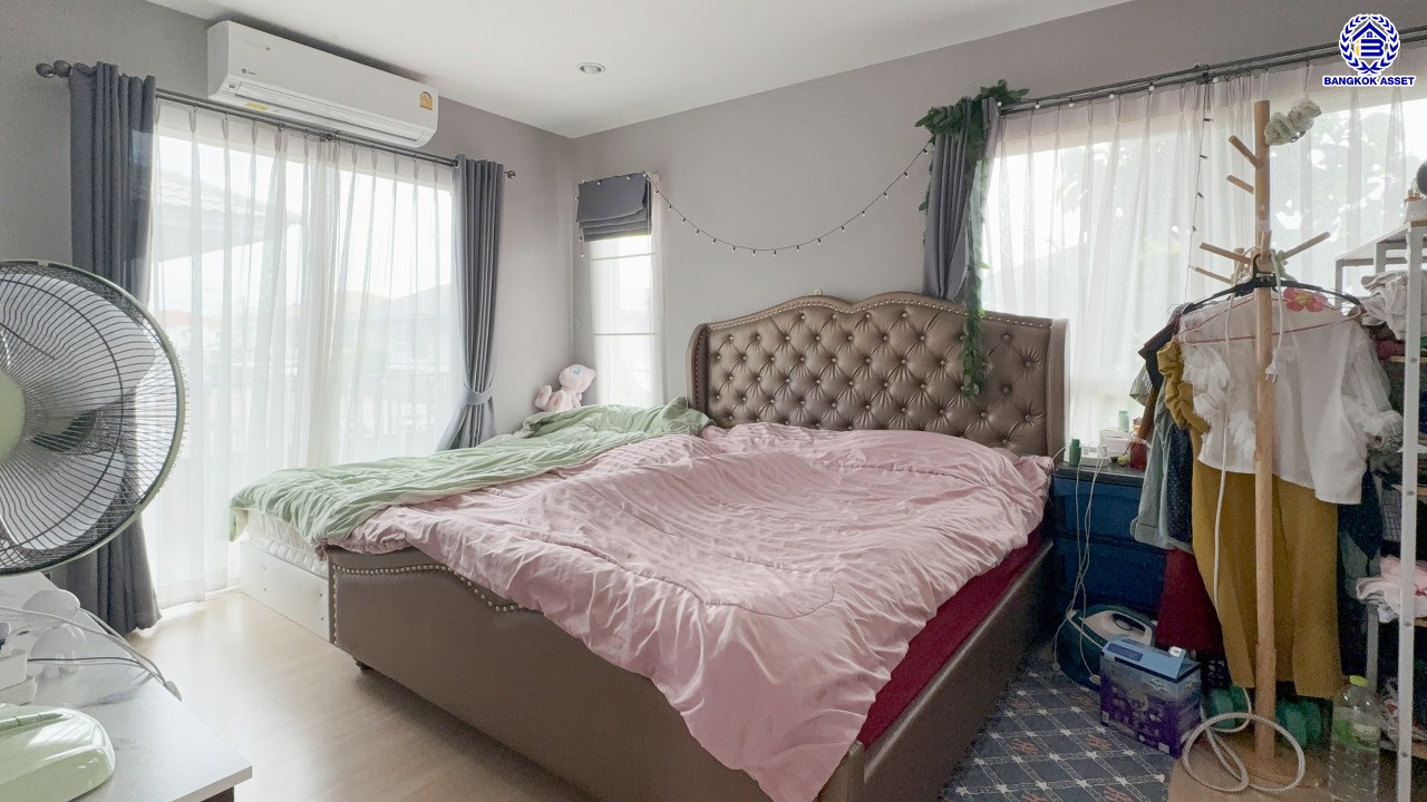 *****บ้านเดี่ยวมือสองนนทบุรี โครงการ คณาสิริ ชัยพฤกษ์-วงแหวน จากแบรนด์ชื่อดัง Sansiri เนื้อที่ 64.8 ตร.ว. พื้นที่ใช้สอย 147 ตร.ม. ฟังก์ชัน 4 ห้องนอน 3 ห้องน้ำ 2 ที่จอด บ้านสวยพร้อมอยู่ เชื่อมต่อถนนบางกรวย-ไทรน้อย ใกล้รถไฟฟ้าสายสีม่วง "สถานีคลองบางไผ่"