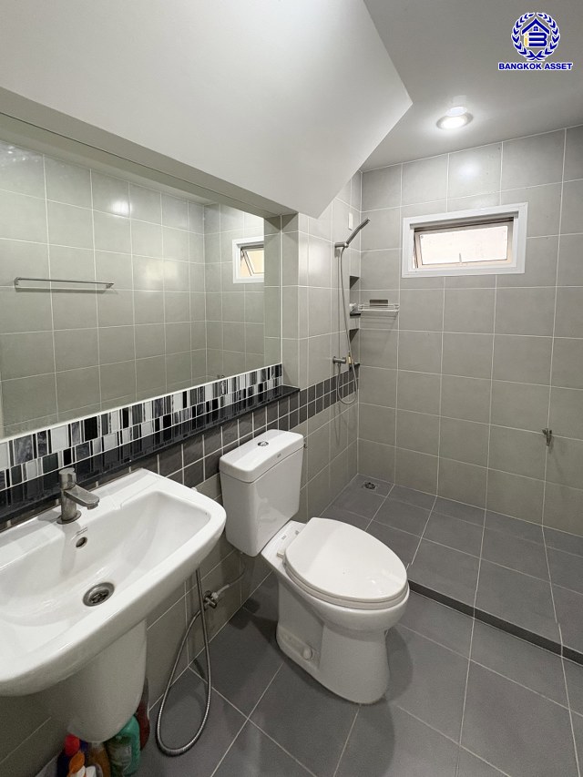 *****บ้านเดี่ยวมือสองนนทบุรี โครงการ คณาสิริ ชัยพฤกษ์-วงแหวน จากแบรนด์ชื่อดัง Sansiri เนื้อที่ 64.8 ตร.ว. พื้นที่ใช้สอย 147 ตร.ม. ฟังก์ชัน 4 ห้องนอน 3 ห้องน้ำ 2 ที่จอด บ้านสวยพร้อมอยู่ เชื่อมต่อถนนบางกรวย-ไทรน้อย ใกล้รถไฟฟ้าสายสีม่วง "สถานีคลองบางไผ่"