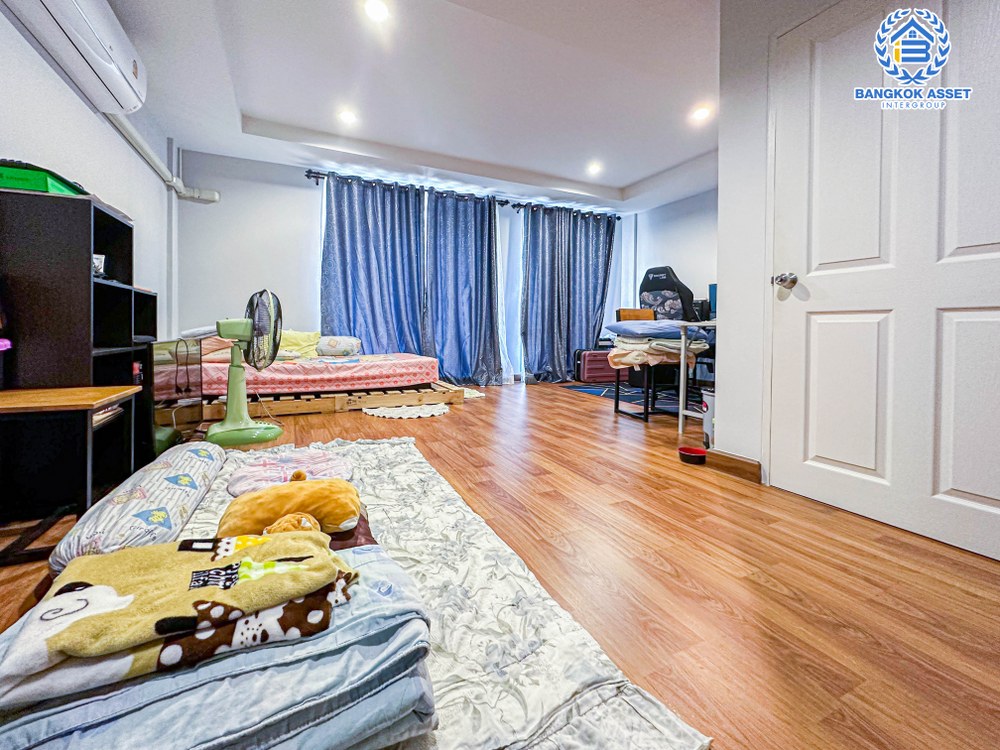 *****ทาวน์โฮม 3 ชั้นมือสอง โครงการ พลัสซิตี้พาร์ค งามวงศ์วาน 25 เนื้อที่ 21.30 ตร.ว. ฟังก์ชัน 3 ห้องนอน 3 ห้องน้ำ 2 ที่จอดรถ บ้านสวยพร้อมอยู่ โครงการบนทำเลเดินทางสะดวก เชื่อมต่อถนนงามวงศ์วาน ถนนแจ้งวัฒนะ-ปากเกร็ด ใกล้รถไฟฟ้าสายสีม่วง "สถานีศูนย์ราชการนนทบุรี" และจุดขึ้นทางด่วน "งามวงศ์วาน"