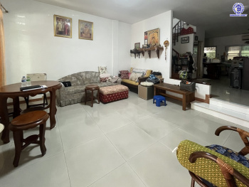 *****ทาวน์โฮม 3 ชั้นมือสอง โครงการ วิสต้า ปาร์ค วิภาวดี เนื้อที่ 23.80 ตร.ว. พื้นที่ใช้สอย 188 ตร.ม. ฟังก์ชัน 3 ห้องนอน 3 ห้องน้ำ 2 ที่จอดรถ บนทำเลเดินทางสะดวก เชื่อมต่อถนนวิภาวดี, ถนนรามอินทรา, ถนนแจ้งวัฒนะ ใกล้รถไฟฟ้าสายสีแดง "สถานีหลักสี่" ใกล้ห้างสรรพสินค้าเซ็นทรัล รามอินทรา และมหาวิทยาลัยราชภัฏพระนคร