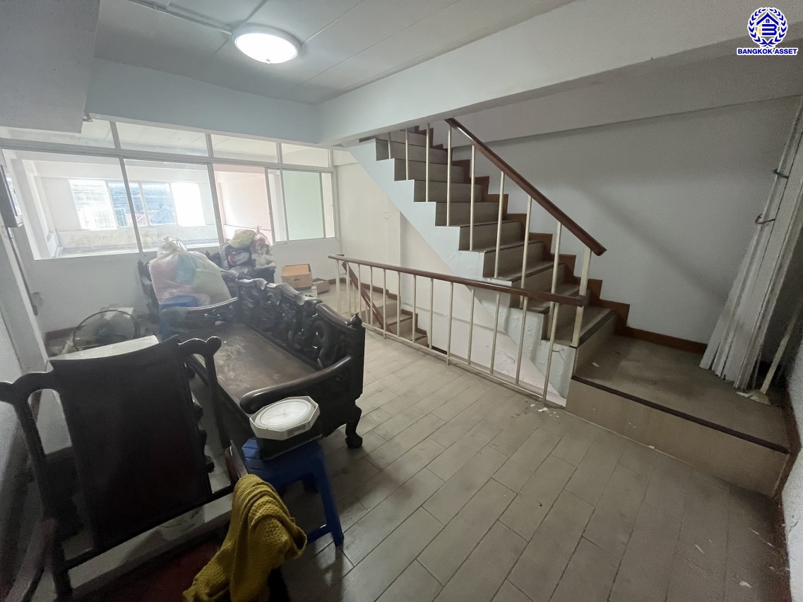 *****อาคารพาณิชย์มือสอง 5 ชั้น โครงการ ซอยบางแค1 เนื้อที่ 19 ตร.ว. พื้นที่ใช้สอย 240 ตร.ม. ฟังก์ชัน 6 ห้องนอน 4 ห้องน้ำ 1 ที่จอดรถ พร้อมเข้าอยู่ โครงการตั้งบนทำเลดี เชื่อมต่อถนนบางแค, ถนนเพชรเกษม, ถนนกาญจนาภิเษก ใกล้รถไฟฟ้าสายสีน้ำเงิน "สถานีบางแค" และใกล้จุดขึ้นทางด่วน "พระราม2"