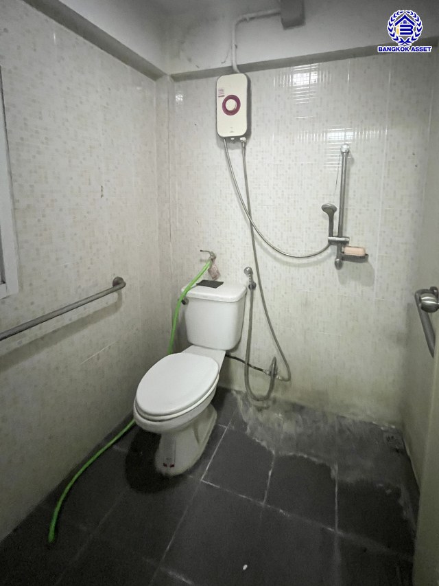 *****อาคารพาณิชย์มือสอง 5 ชั้น โครงการ ซอยบางแค1 เนื้อที่ 19 ตร.ว. พื้นที่ใช้สอย 240 ตร.ม. ฟังก์ชัน 6 ห้องนอน 4 ห้องน้ำ 1 ที่จอดรถ พร้อมเข้าอยู่ โครงการตั้งบนทำเลดี เชื่อมต่อถนนบางแค, ถนนเพชรเกษม, ถนนกาญจนาภิเษก ใกล้รถไฟฟ้าสายสีน้ำเงิน "สถานีบางแค" และใกล้จุดขึ้นทางด่วน "พระราม2"