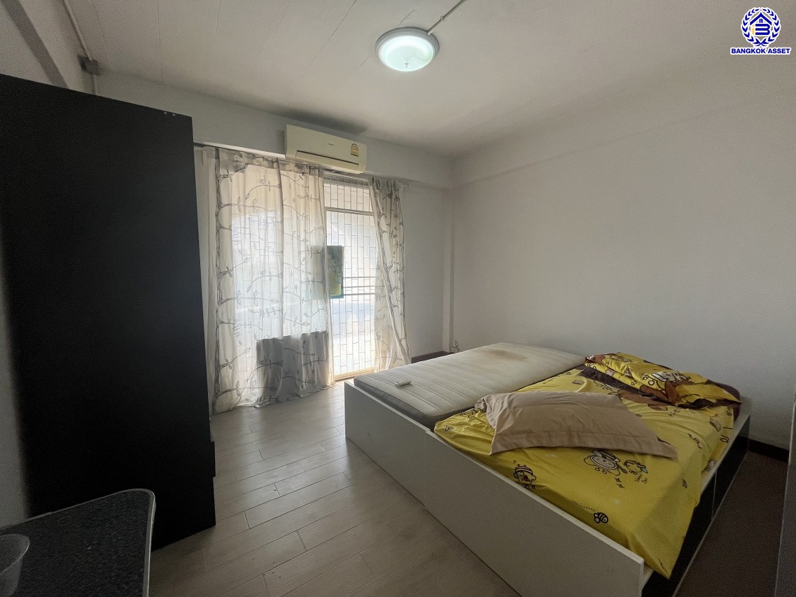 *****อาคารพาณิชย์มือสอง 5 ชั้น โครงการ ซอยบางแค1 เนื้อที่ 19 ตร.ว. พื้นที่ใช้สอย 240 ตร.ม. ฟังก์ชัน 6 ห้องนอน 4 ห้องน้ำ 1 ที่จอดรถ พร้อมเข้าอยู่ โครงการตั้งบนทำเลดี เชื่อมต่อถนนบางแค, ถนนเพชรเกษม, ถนนกาญจนาภิเษก ใกล้รถไฟฟ้าสายสีน้ำเงิน "สถานีบางแค" และใกล้จุดขึ้นทางด่วน "พระราม2"