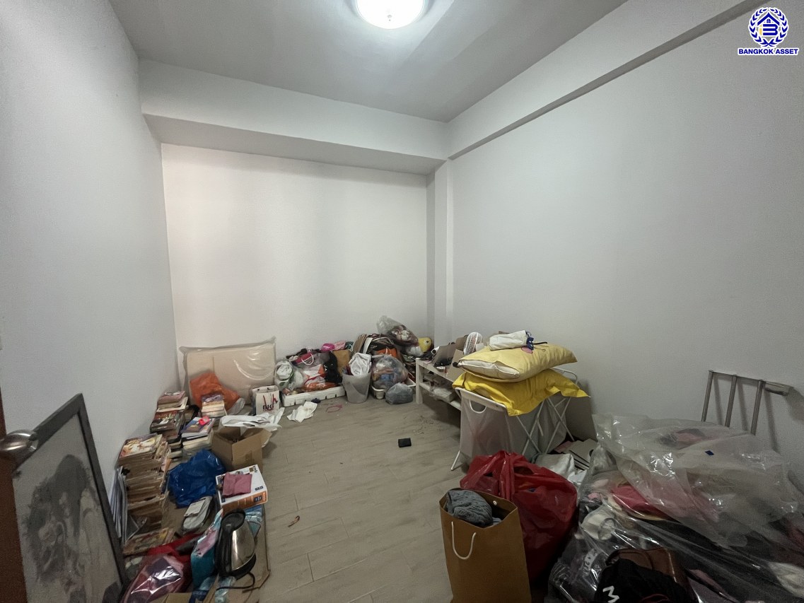 *****อาคารพาณิชย์มือสอง 5 ชั้น โครงการ ซอยบางแค1 เนื้อที่ 19 ตร.ว. พื้นที่ใช้สอย 240 ตร.ม. ฟังก์ชัน 6 ห้องนอน 4 ห้องน้ำ 1 ที่จอดรถ พร้อมเข้าอยู่ โครงการตั้งบนทำเลดี เชื่อมต่อถนนบางแค, ถนนเพชรเกษม, ถนนกาญจนาภิเษก ใกล้รถไฟฟ้าสายสีน้ำเงิน "สถานีบางแค" และใกล้จุดขึ้นทางด่วน "พระราม2"