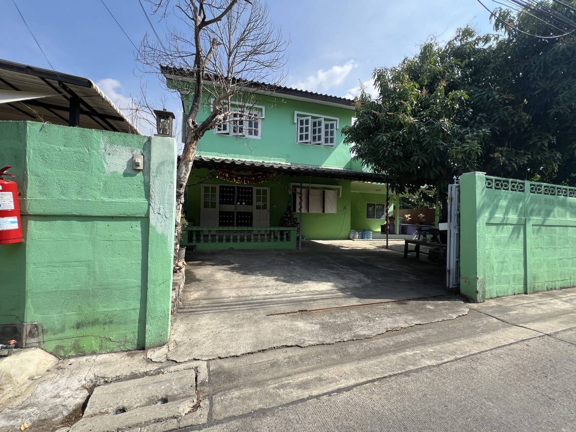 *****บ้านเดี่ยวมือสองนนทบุรี โครงการ ซอยรณสิทธิพิชัย8/1 เนื้อที่ 62 ตร.ว. พื้นที่ใช้สอย 150 ตร.ม. ฟังก์ชัน 2 ห้องนอน 2 ห้องน้ำ 2 ที่จอดรถ บนทำเลโซนเมือง! ใกล้สถานที่ราชการหลายแห่ง เซ็นทรัลรัตนาธิเบศร์ และรถไฟฟ้าสายชมพู "สถานีแยกสนามบินน้ำ" และ รถไฟฟ้าสายีม่วง "สถานีแยกนนทบุรี1"