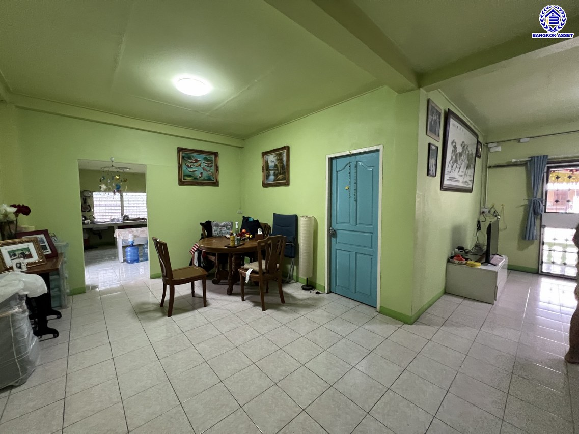 *****บ้านเดี่ยวมือสองนนทบุรี โครงการ ซอยรณสิทธิพิชัย8/1 เนื้อที่ 62 ตร.ว. พื้นที่ใช้สอย 150 ตร.ม. ฟังก์ชัน 2 ห้องนอน 2 ห้องน้ำ 2 ที่จอดรถ บนทำเลโซนเมือง! ใกล้สถานที่ราชการหลายแห่ง เซ็นทรัลรัตนาธิเบศร์ และรถไฟฟ้าสายชมพู "สถานีแยกสนามบินน้ำ" และ รถไฟฟ้าสายีม่วง "สถานีแยกนนทบุรี1"