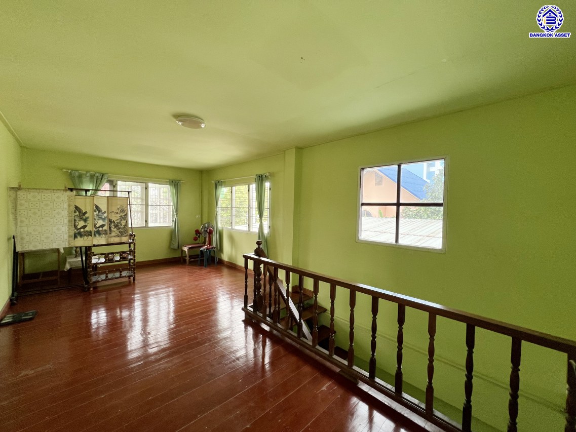 *****บ้านเดี่ยวมือสองนนทบุรี โครงการ ซอยรณสิทธิพิชัย8/1 เนื้อที่ 62 ตร.ว. พื้นที่ใช้สอย 150 ตร.ม. ฟังก์ชัน 2 ห้องนอน 2 ห้องน้ำ 2 ที่จอดรถ บนทำเลโซนเมือง! ใกล้สถานที่ราชการหลายแห่ง เซ็นทรัลรัตนาธิเบศร์ และรถไฟฟ้าสายชมพู "สถานีแยกสนามบินน้ำ" และ รถไฟฟ้าสายีม่วง "สถานีแยกนนทบุรี1"