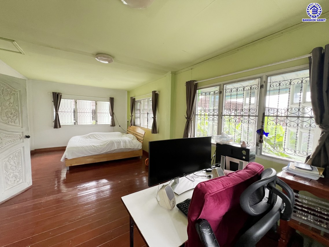 *****บ้านเดี่ยวมือสองนนทบุรี โครงการ ซอยรณสิทธิพิชัย8/1 เนื้อที่ 62 ตร.ว. พื้นที่ใช้สอย 150 ตร.ม. ฟังก์ชัน 2 ห้องนอน 2 ห้องน้ำ 2 ที่จอดรถ บนทำเลโซนเมือง! ใกล้สถานที่ราชการหลายแห่ง เซ็นทรัลรัตนาธิเบศร์ และรถไฟฟ้าสายชมพู "สถานีแยกสนามบินน้ำ" และ รถไฟฟ้าสายีม่วง "สถานีแยกนนทบุรี1"