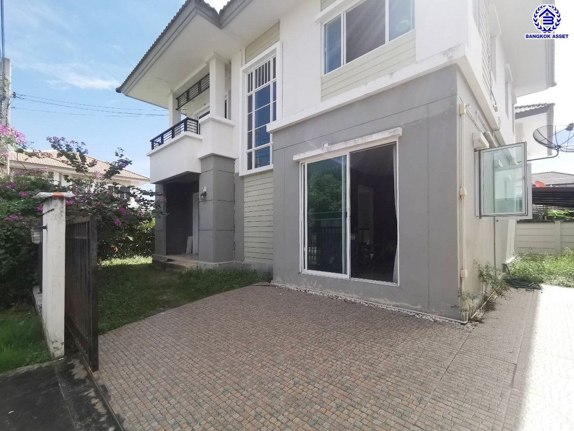 *****บ้านเดี่ยวมือสองนนทบุรี โครงการ พฤกษาวิลเลจ31 เดอะซีซั่น หลังมุม เนื้อที่กว้าง 54.40 ตร.ว. พื้นที่ใช้สอย 150 ตร.ม. ฟังก์ชัน 4 ห้องนอน 2 ห้องน้ำ 2 ที่จอดรถ โครงการตั้งบนทำเลดี เชื่อมต่อถนนกาญจนาภิเษก ใกล้รถไฟฟ้าสายสีม่วง "คลองบางไผ่" ใกล้จุดขึ้นทางด่วน "กาญจนาภิเษก"และใกล้เซ็นทรัลเวสต์เกต พร้อมเข้าอยู่ได้เลย