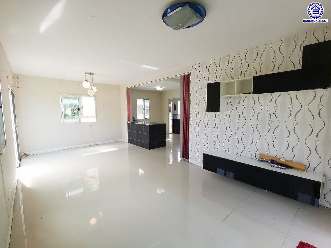 *****บ้านเดี่ยวมือสองนนทบุรี โครงการ พฤกษาวิลเลจ31 เดอะซีซั่น หลังมุม เนื้อที่กว้าง 54.40 ตร.ว. พื้นที่ใช้สอย 150 ตร.ม. ฟังก์ชัน 4 ห้องนอน 2 ห้องน้ำ 2 ที่จอดรถ โครงการตั้งบนทำเลดี เชื่อมต่อถนนกาญจนาภิเษก ใกล้รถไฟฟ้าสายสีม่วง "คลองบางไผ่" ใกล้จุดขึ้นทางด่วน "กาญจนาภิเษก"และใกล้เซ็นทรัลเวสต์เกต พร้อมเข้าอยู่ได้เลย