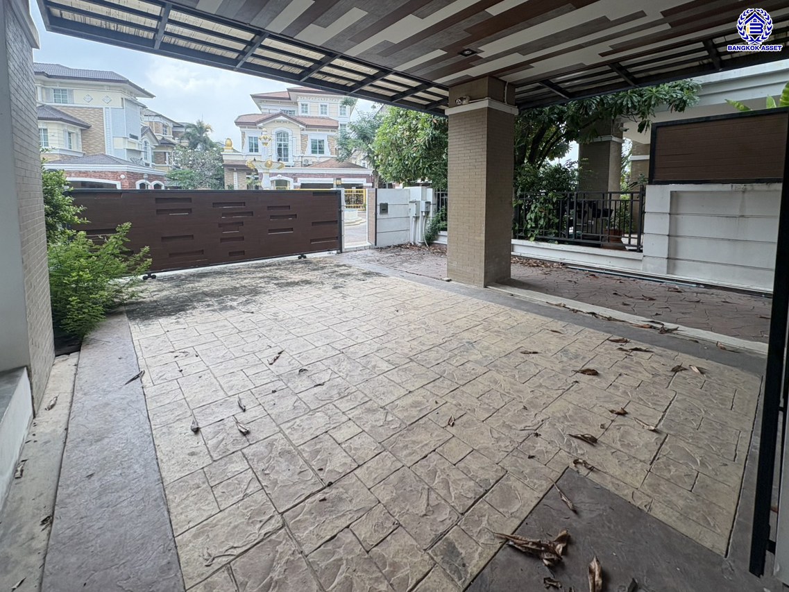 *****บ้านเดี่ยวมือสอง 3 ชั้น จาก AP Thai โครงการ บ้านกลางกรุง เดอะนีซ รัชวิภา เนื้อที่ 104.5 ตร.ว. พื้นที่ใช้สอย 310 ตร.ม. ฟังก์ชัน 4 ห้องนอน 3 ห้องน้ำ 4 ที่จอด บ้านสวยพร้อมอยู่ เชื่อมต่อถนนรัชดาภิเษก, ถนนประชาชื่น ใกล้รถไฟฟ้าสายสีแดงเข้ม "สถานีจตุจักร" และทางด่วน "ศรีรัช"