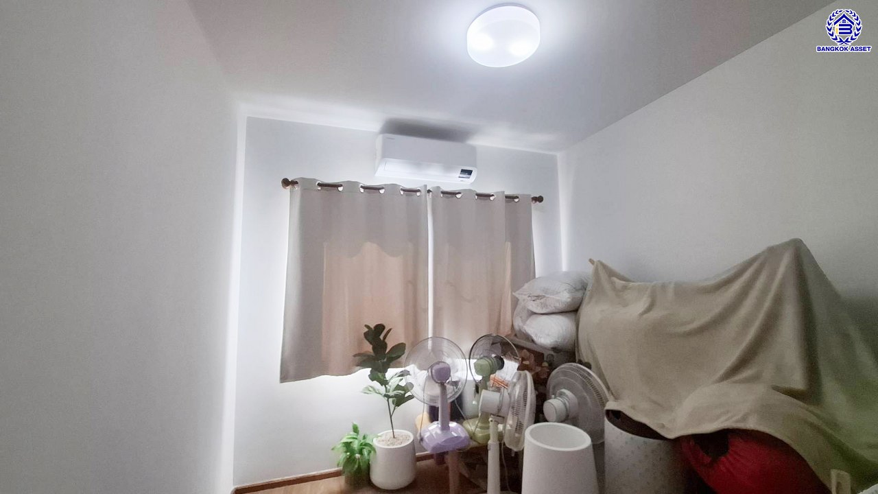 *****ทาวน์เฮ้าส์มือสอง โครงการ แกรนด์พลีโน่ วัชรพล-สุขาภิบาล5 เนื้อที่ 18.30 ตร.ว. พื้นที่ใช้สอย 110 ตร.ม. ฟังก์ชัน 3 ห้องนอน 2 ห้องน้ำ จอดรถได้ 1 คัน แถมฟรี เครื่องปรับอากาศ และ เครื่องดูดควัน Facilities ครบครัน บนทำเลเชื่อมต่อหลายเส้นทาง ถ.รามอินทรา ถ.สายไหม และ ถ.พหลโยธิน และรถไฟฟ้าสายสีเขียว "สถานีสายหยุด"