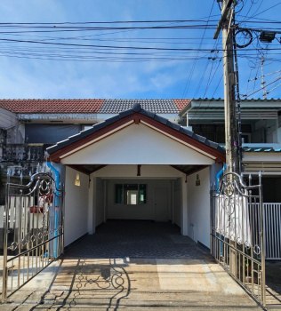 *****ทาวน์เฮ้าส์มือสองกรุงเทพฯ โครงการ พระปิ่น2 บรมราชชนนี เนื้อที่กว้าง 21 ตร.ว. พื้นที่ใช้สอย 110 ตร.ม. ฟังก์ชัน 2 ห้องนอน 2 ห้องน้ำ 1 ที่จอดรถ บ้านพร้อมอยู่ บนทำเลแห่งการเดินทางเชื่อมต่อ ถนนบรมราชชนนี, ถนนพุทธมณฑล สาย2, ถนนกาญจนาภิเษก และใกล้ เซ็นทรัลปิ่นเกล้า