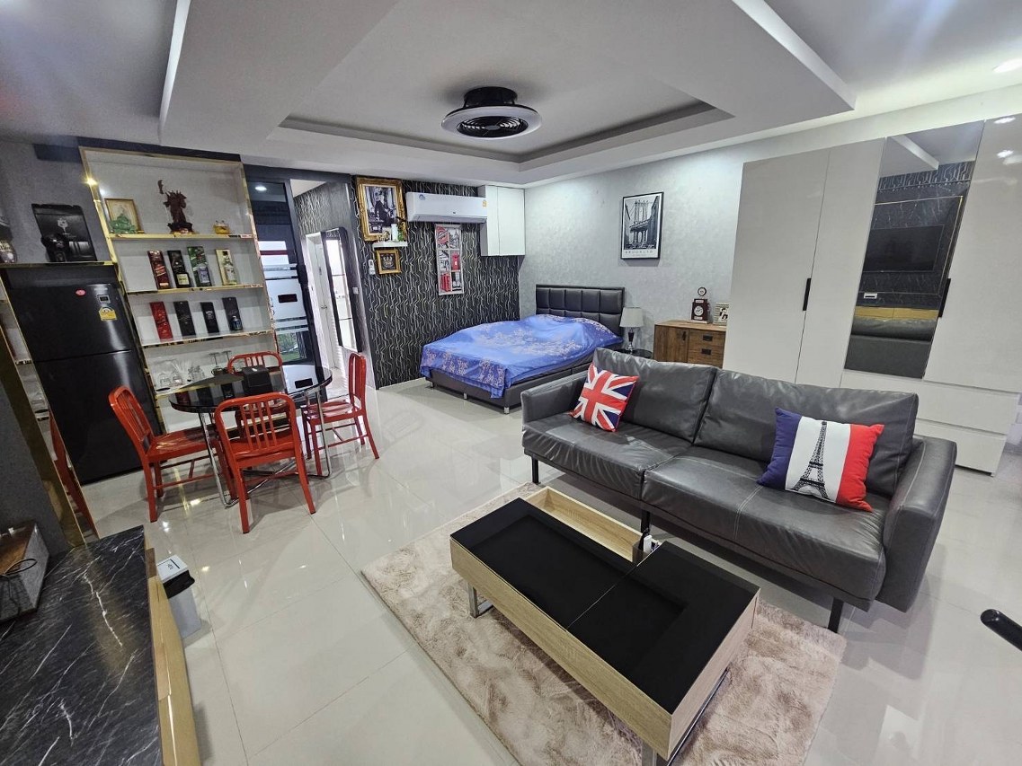 *****อาคารพาณิชย์มือสองนนทบุรี โครงการ T59 Westgate รัตนาธิเบศร์ หลังริม เนื้อที่ดิน 26.90 ตร.ว. พื้นที่ใช้สอย 235.50 ตร.ม. ฟังก์ชัน 4 ห้องนอน 3 ห้องน้ำ บนทำเลติด ถนนรัตนาธิเบศร์ ใกล้รถไฟฟ้าสายสีม่วง "สถานีสามแยกบางใหญ่" ใกล้จุดขึ้นทางด่วน "ศรีรัช" และใกล้เซ็นทรัลเวสต์เกต จองเลย!