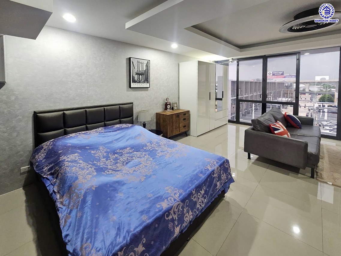 *****อาคารพาณิชย์มือสองนนทบุรี โครงการ T59 Westgate รัตนาธิเบศร์ หลังริม เนื้อที่ดิน 26.90 ตร.ว. พื้นที่ใช้สอย 235.50 ตร.ม. ฟังก์ชัน 4 ห้องนอน 3 ห้องน้ำ บนทำเลติด ถนนรัตนาธิเบศร์ ใกล้รถไฟฟ้าสายสีม่วง "สถานีสามแยกบางใหญ่" ใกล้จุดขึ้นทางด่วน "ศรีรัช" และใกล้เซ็นทรัลเวสต์เกต จองเลย!