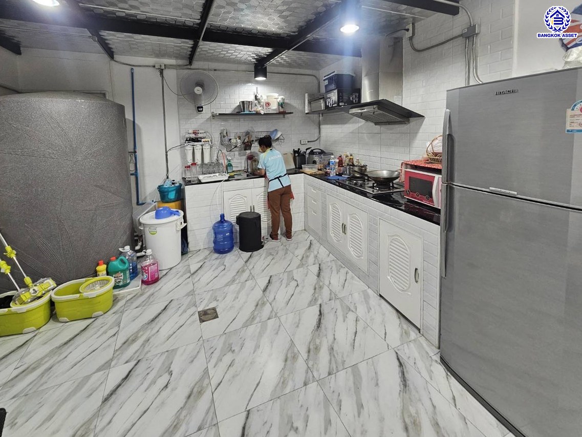 *****อาคารพาณิชย์มือสองนนทบุรี โครงการ T59 Westgate รัตนาธิเบศร์ หลังริม เนื้อที่ดิน 26.90 ตร.ว. พื้นที่ใช้สอย 235.50 ตร.ม. ฟังก์ชัน 4 ห้องนอน 3 ห้องน้ำ บนทำเลติด ถนนรัตนาธิเบศร์ ใกล้รถไฟฟ้าสายสีม่วง "สถานีสามแยกบางใหญ่" ใกล้จุดขึ้นทางด่วน "ศรีรัช" และใกล้เซ็นทรัลเวสต์เกต จองเลย!