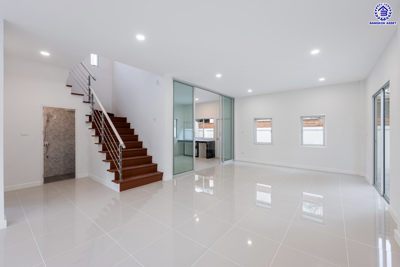 บ้านเดี่ยวมือสอง ตกแต่งใหม่ โครงการ ชนันธร กรีนวิลล์ เพชรเกษม69 เนื้อที่ดิน 50.1 ตร.ว. พื้นที่ใช้สอยกว้างถึง 256.8 ตร.ม. ฟังก์ชัน 4 ห้องนอน 3 ห้องน้ำ จอดรถได้ 2 คัน บนทำเลเดินทางสะดวก ใกล้ The Mall บางแค รถไฟฟ้าสายสีน้ำเงิน "สถานีหลักสอง" และจุดขึ้นทางด่วน "พระราม2"