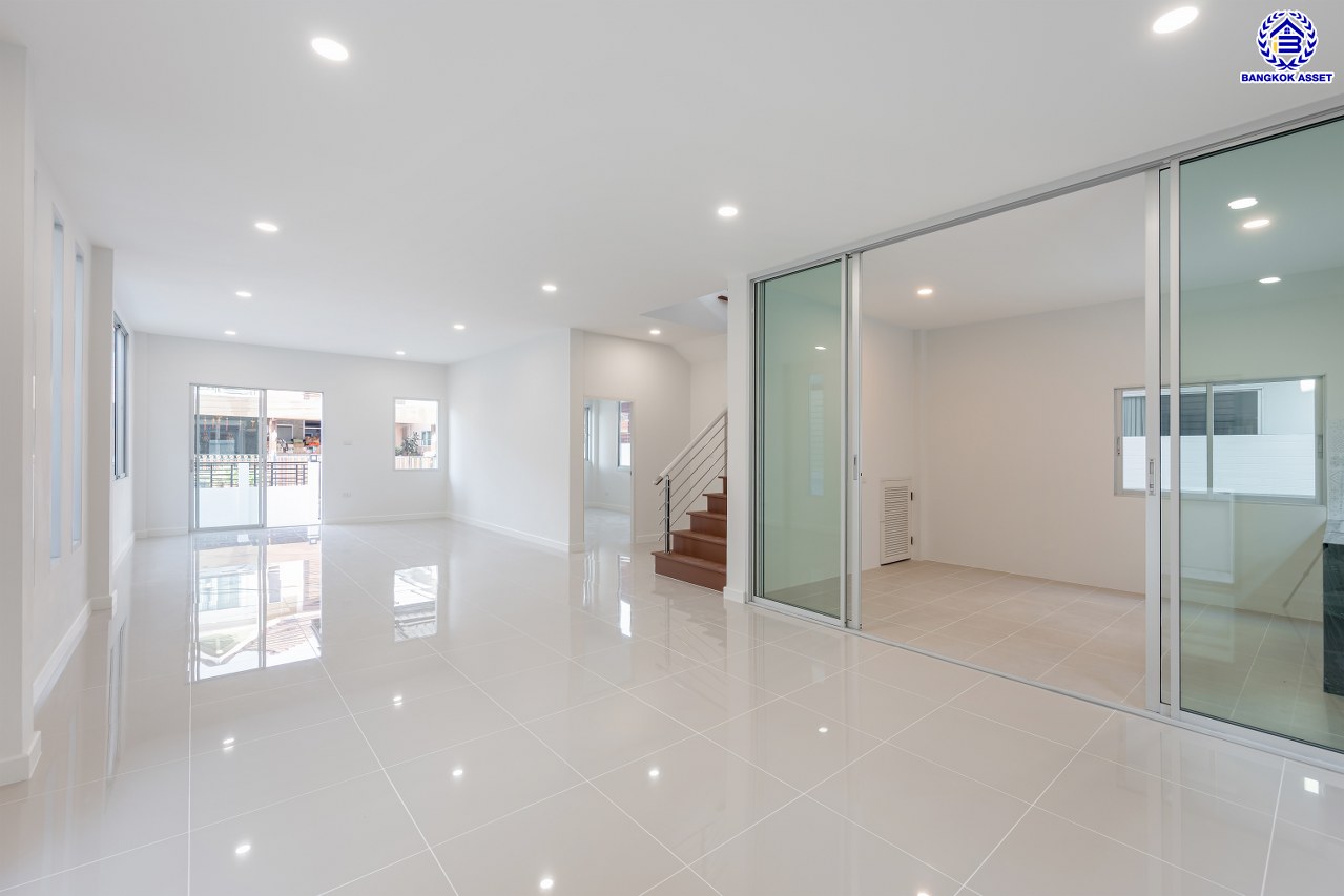 บ้านเดี่ยวมือสอง ตกแต่งใหม่ โครงการ ชนันธร กรีนวิลล์ เพชรเกษม69 เนื้อที่ดิน 50.1 ตร.ว. พื้นที่ใช้สอยกว้างถึง 256.8 ตร.ม. ฟังก์ชัน 4 ห้องนอน 3 ห้องน้ำ จอดรถได้ 2 คัน บนทำเลเดินทางสะดวก ใกล้ The Mall บางแค รถไฟฟ้าสายสีน้ำเงิน "สถานีหลักสอง" และจุดขึ้นทางด่วน "พระราม2"