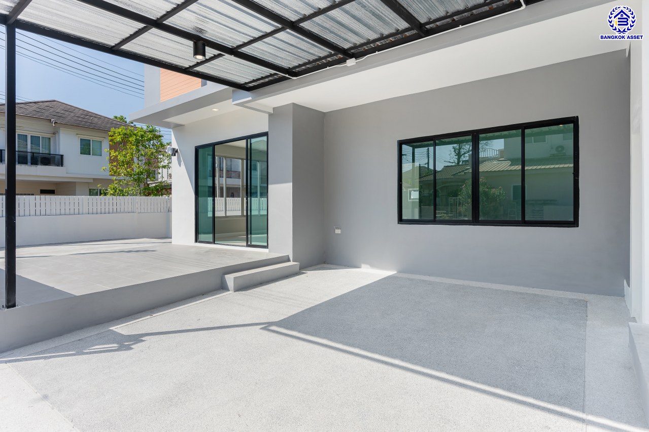 บ้านมือสองตกแต่งใหม่ โครงการ กฤษณา ติวานนท์ หลังมุม เนื้อที่ 60 ตร.ว. พื้นที่ใช้สอย 328.73 ตร.ม. ฟังก์ชัน 4 ห้องนอน 3 ห้องน้ำ 2 ที่จอดรถ พร้อม Facility ภายในโครงการครบครันตอบโจทย์ทุกการใช้ชีวิต เชื่อมต่อหลายเส้นทาง ใกล้ทางด่วนศรีสมาน, เซ็นทรัล แจ้งวัฒนะ และโรบินสันศรีสมาน...