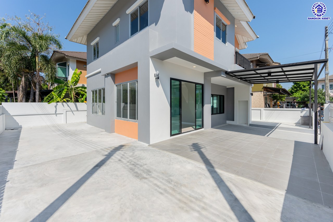 บ้านมือสองตกแต่งใหม่ โครงการ กฤษณา ติวานนท์ หลังมุม เนื้อที่ 60 ตร.ว. พื้นที่ใช้สอย 328.73 ตร.ม. ฟังก์ชัน 4 ห้องนอน 3 ห้องน้ำ 2 ที่จอดรถ พร้อม Facility ภายในโครงการครบครันตอบโจทย์ทุกการใช้ชีวิต เชื่อมต่อหลายเส้นทาง ใกล้ทางด่วนศรีสมาน, เซ็นทรัล แจ้งวัฒนะ และโรบินสันศรีสมาน...