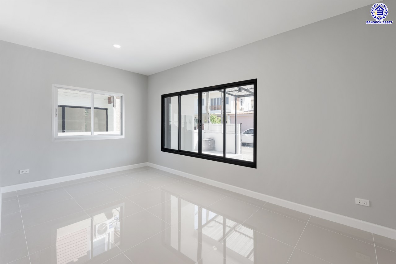 บ้านมือสองตกแต่งใหม่ โครงการ กฤษณา ติวานนท์ หลังมุม เนื้อที่ 60 ตร.ว. พื้นที่ใช้สอย 328.73 ตร.ม. ฟังก์ชัน 4 ห้องนอน 3 ห้องน้ำ 2 ที่จอดรถ พร้อม Facility ภายในโครงการครบครันตอบโจทย์ทุกการใช้ชีวิต เชื่อมต่อหลายเส้นทาง ใกล้ทางด่วนศรีสมาน, เซ็นทรัล แจ้งวัฒนะ และโรบินสันศรีสมาน...