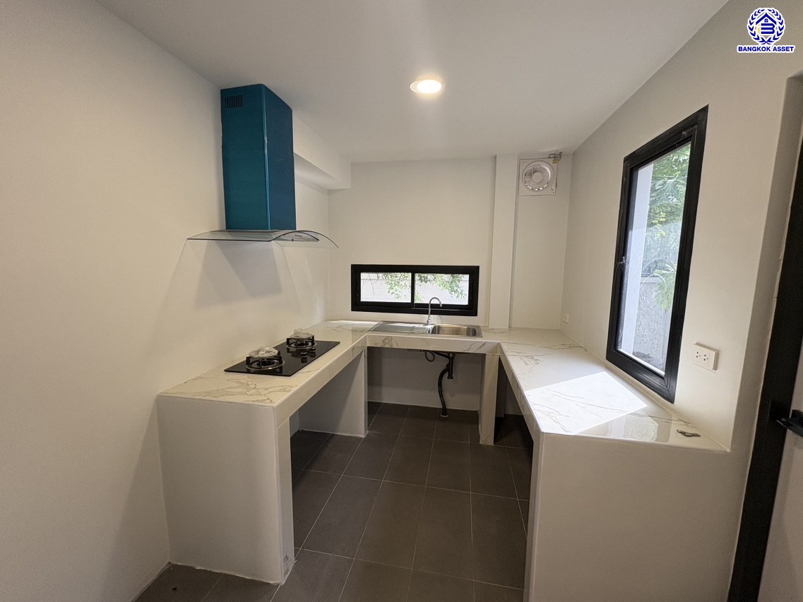 *****บ้านเดี่ยวมือสอง นนทบุรี โครงการ ชัยพฤกษ์ วัดลาดปลาดุก แบรนด์ LH ตอบโจทย์ทุกการอยู่อาศัย เนื้อที่ 52 ตร.ว. พื้นที่ใช้สอย 141 ตร.ม. ฟังก์ชัน 3 ห้องนอน 2 ห้องน้ำ บนทำเลดีที่สุด ใกล้เซ็นทรัล เวสต์เกต ทางด่วน "กาญจนาภิเษก" และรถไฟฟ้าสายสีม่วง "สถานีคลองบางไผ่"