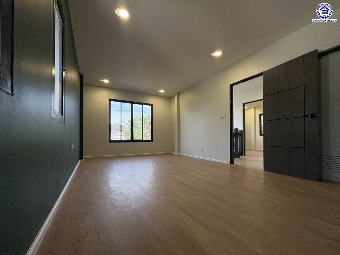 *****บ้านเดี่ยวมือสอง นนทบุรี โครงการ ชัยพฤกษ์ วัดลาดปลาดุก แบรนด์ LH ตอบโจทย์ทุกการอยู่อาศัย เนื้อที่ 52 ตร.ว. พื้นที่ใช้สอย 141 ตร.ม. ฟังก์ชัน 3 ห้องนอน 2 ห้องน้ำ บนทำเลดีที่สุด ใกล้เซ็นทรัล เวสต์เกต ทางด่วน "กาญจนาภิเษก" และรถไฟฟ้าสายสีม่วง "สถานีคลองบางไผ่"