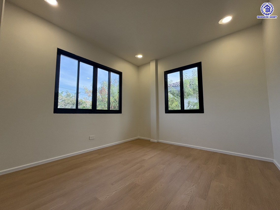 *****บ้านเดี่ยวมือสอง นนทบุรี โครงการ ชัยพฤกษ์ วัดลาดปลาดุก แบรนด์ LH ตอบโจทย์ทุกการอยู่อาศัย เนื้อที่ 52 ตร.ว. พื้นที่ใช้สอย 141 ตร.ม. ฟังก์ชัน 3 ห้องนอน 2 ห้องน้ำ บนทำเลดีที่สุด ใกล้เซ็นทรัล เวสต์เกต ทางด่วน "กาญจนาภิเษก" และรถไฟฟ้าสายสีม่วง "สถานีคลองบางไผ่"