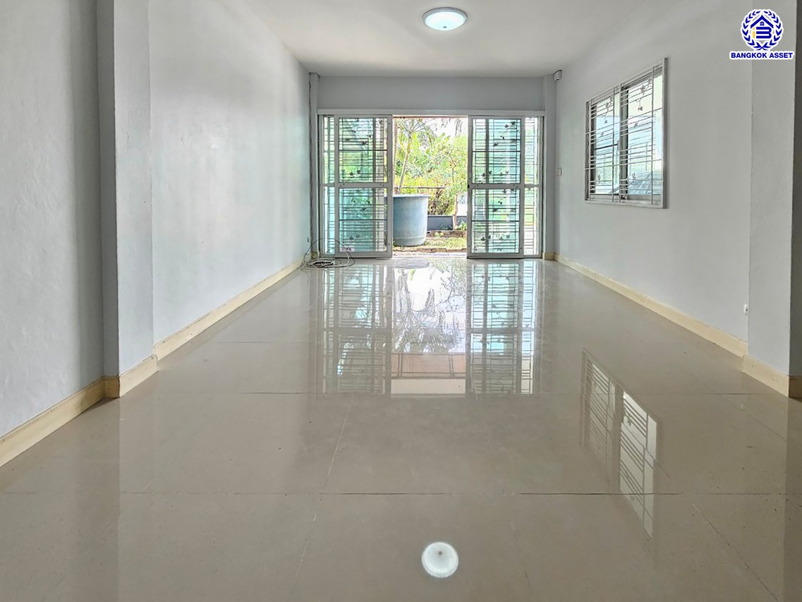 *****บ้านมือสองนนทบุรี ใกล้รถไฟฟ้าสายสีม่วง "สถานีบางพลู" โครงการ นารีนคร บางกรวย-ไทรน้อย เนื้อที่ 24 ตร.ว. พื้นที่ใช้สอย 120 ตร.ม. ตอบโจทย์ทุกการอยู่อาศัย ฟังก์ชัน 3 ห้องนอน 2 ห้องน้ำ 2 ที่จอดรถ บนทำเลดีที่สุด ใกล้เซ็นทรัล เวสต์เกต และจุดขึ้นทางด่วน "ศรีรัช"