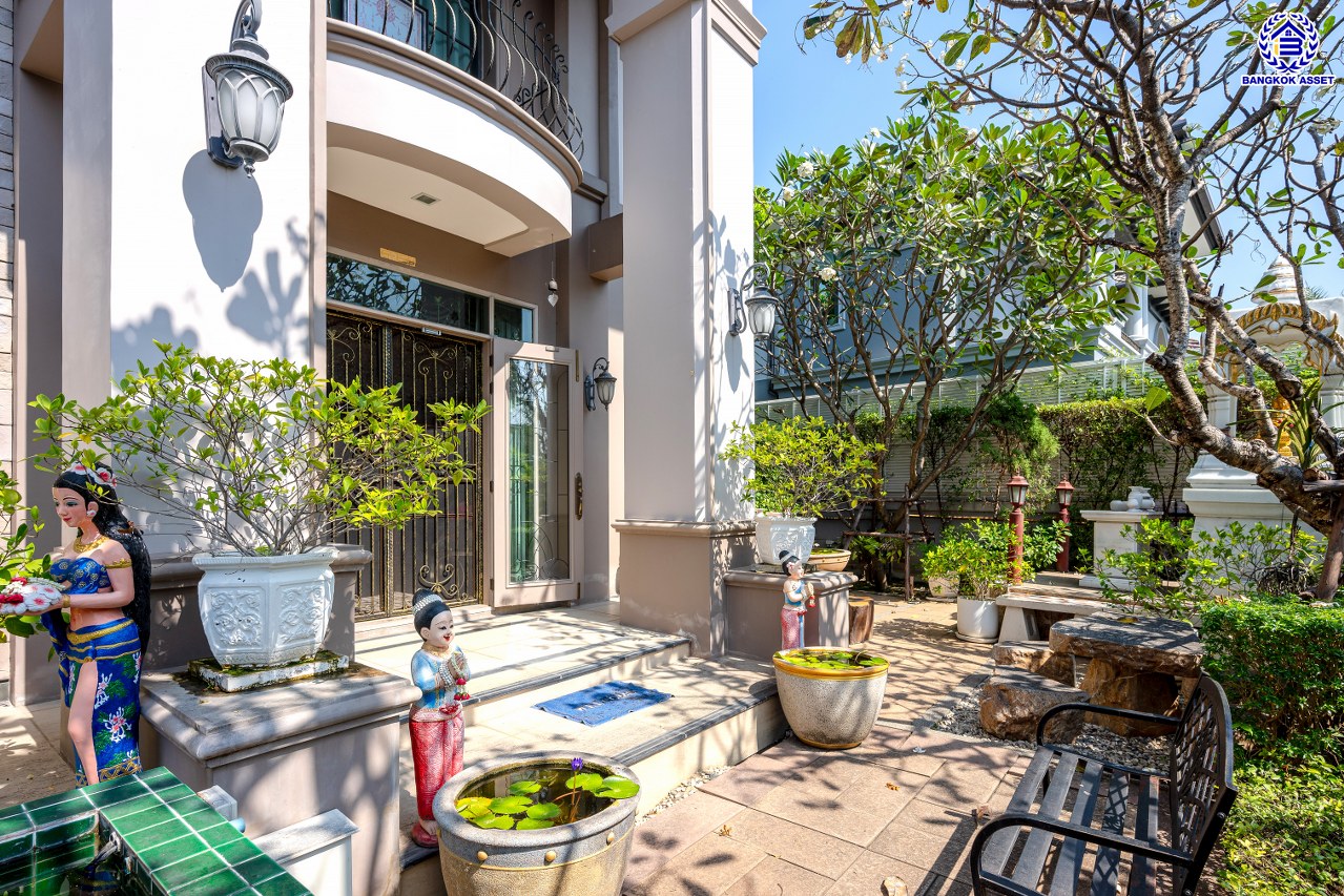 *****บ้านเดี่ยวมือสองกรุงเทพฯ โครงการ เดอะแกรนด์ อัลพีน่า ปิ่นเกล้า เนื้อที่ 140.80 ตร.ว. พื้นที่ใช้สอย 475 ตร.ม. ฟังก์ชัน 5 ห้องนอน 6 ห้องน้ำ จอดรถได้ 3 คัน บนทำเลเชื่อมต่อหลายเส้นทาง อาทิถนนบรมราชชนนี, ถนนพุทธมณฑลสาย3 ใกล้เซ็นทรัล ปิ่นเกล้า, ม.มหิดล และทางคู่ขนานลอยฟ้าบรมราชชนนี