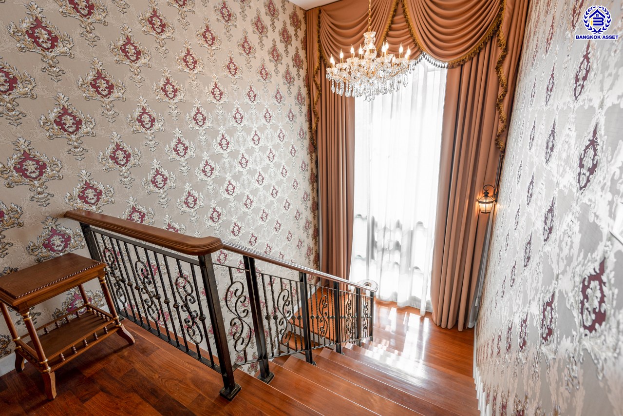 *****บ้านเดี่ยวมือสองกรุงเทพฯ โครงการ เดอะแกรนด์ อัลพีน่า ปิ่นเกล้า เนื้อที่ 140.80 ตร.ว. พื้นที่ใช้สอย 475 ตร.ม. ฟังก์ชัน 5 ห้องนอน 6 ห้องน้ำ จอดรถได้ 3 คัน บนทำเลเชื่อมต่อหลายเส้นทาง อาทิถนนบรมราชชนนี, ถนนพุทธมณฑลสาย3 ใกล้เซ็นทรัล ปิ่นเกล้า, ม.มหิดล และทางคู่ขนานลอยฟ้าบรมราชชนนี