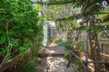 *****บ้านเดี่ยวมือสองกรุงเทพฯ โครงการ เดอะแกรนด์ อัลพีน่า ปิ่นเกล้า เนื้อที่ 140.80 ตร.ว. พื้นที่ใช้สอย 475 ตร.ม. ฟังก์ชัน 5 ห้องนอน 6 ห้องน้ำ จอดรถได้ 3 คัน บนทำเลเชื่อมต่อหลายเส้นทาง อาทิถนนบรมราชชนนี, ถนนพุทธมณฑลสาย3 ใกล้เซ็นทรัล ปิ่นเกล้า, ม.มหิดล และทางคู่ขนานลอยฟ้าบรมราชชนนี