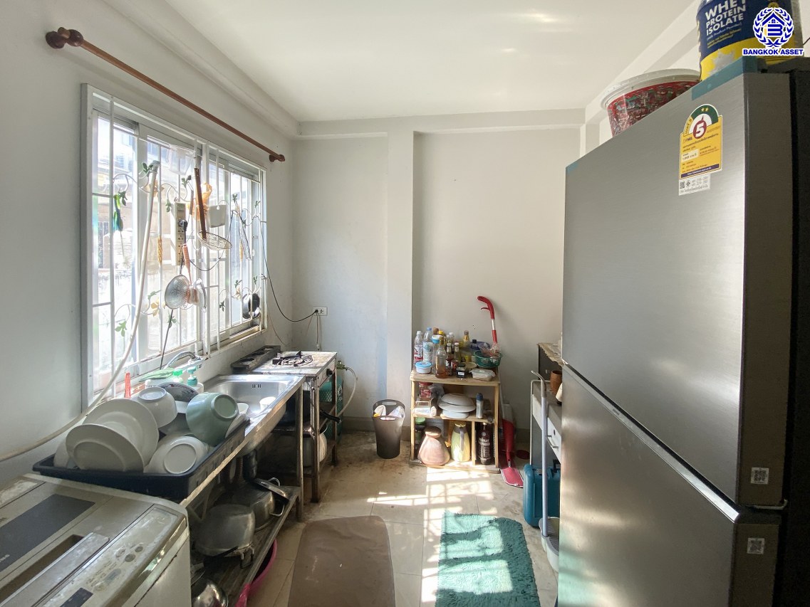 *****บ้านเดี่ยวมือสองนนทบุรี โครงการ ศุภาลัย การ์เด้นวิลล์ วงแหวน ปิ่นเกล้า-พระราม5 หเนื้อที่ 51.10 ตร.ว. พื้นที่ใช้สอย 134.65 ตร.ม. ฟังก์ชัน 3 ห้องนอน 2 ห้องน้ำ 2 ที่จอดรถ บ้านพร้อมอยู่ โครงการบนทำเลเดินทางสะดวก เชื่อมต่อถนนกาญจนาภิเษก ใกล้รถไฟฟ้าสายสีม่วง "สถานีสามแยกบางใหญ่" และจุดขึ้นทางด่วน "ศรีรัช"