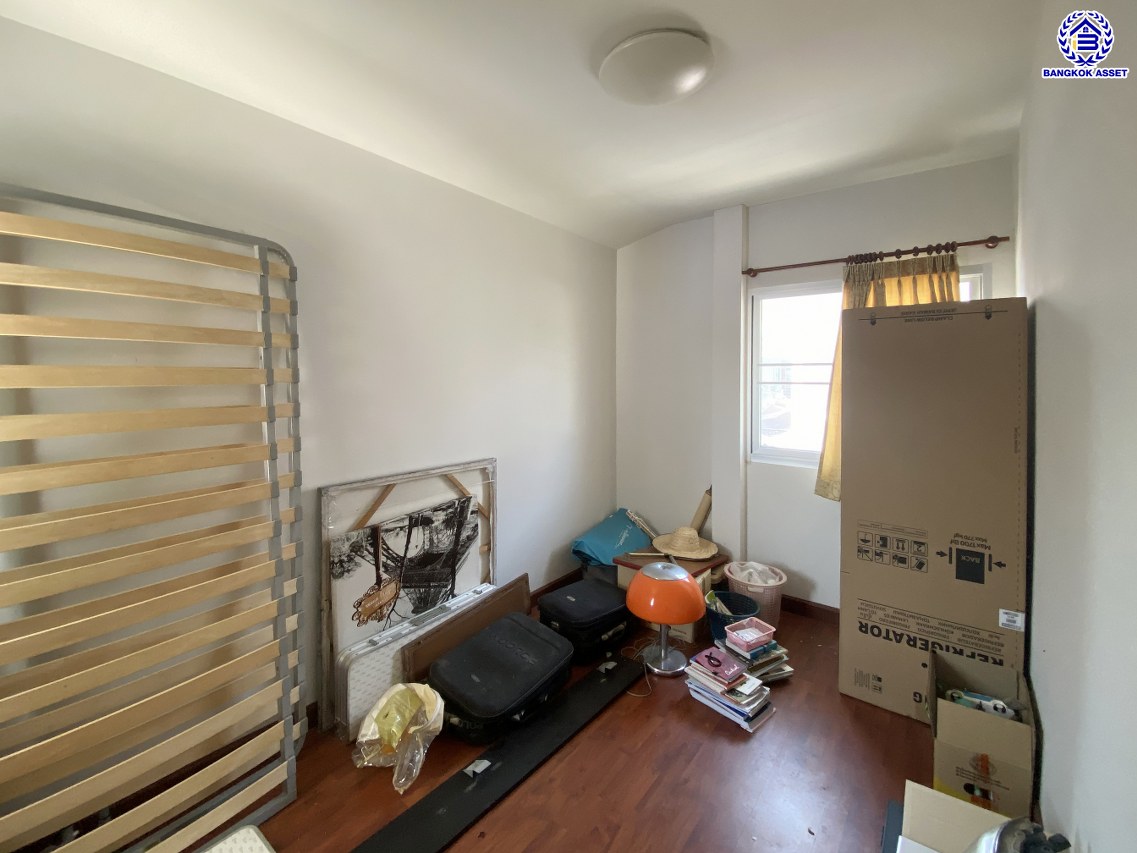 *****บ้านเดี่ยวมือสองนนทบุรี โครงการ ศุภาลัย การ์เด้นวิลล์ วงแหวน ปิ่นเกล้า-พระราม5 หเนื้อที่ 51.10 ตร.ว. พื้นที่ใช้สอย 134.65 ตร.ม. ฟังก์ชัน 3 ห้องนอน 2 ห้องน้ำ 2 ที่จอดรถ บ้านพร้อมอยู่ โครงการบนทำเลเดินทางสะดวก เชื่อมต่อถนนกาญจนาภิเษก ใกล้รถไฟฟ้าสายสีม่วง "สถานีสามแยกบางใหญ่" และจุดขึ้นทางด่วน "ศรีรัช"